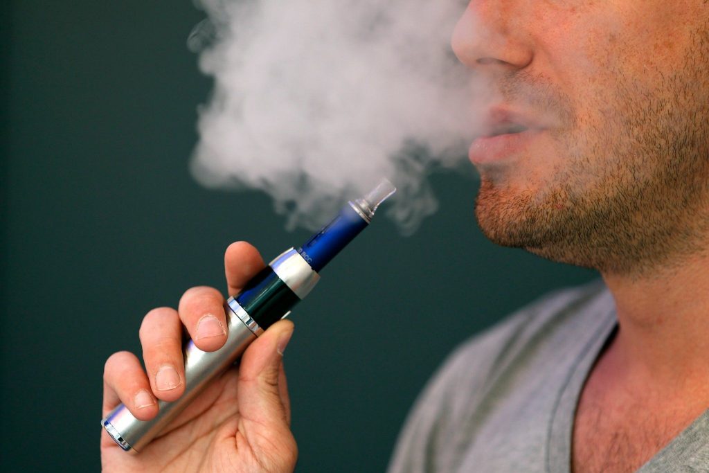 Men Fashion and Vaping – Is it a new fashion trend | pinkjams